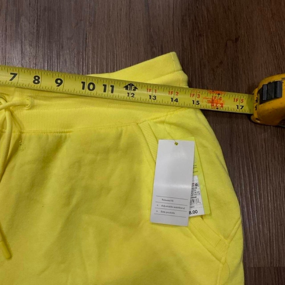 All in motion Yellow sweat shorts - Picture 4 of 4